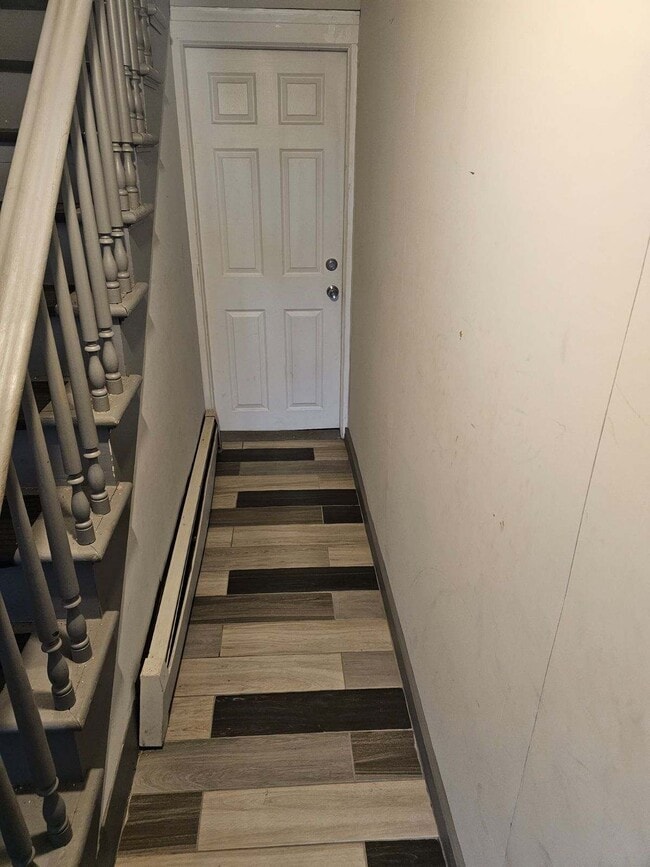 Building Photo - 2428 3rd Ave Unit 1