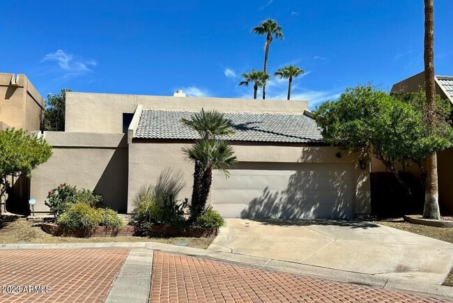 Building Photo - 6325 N 30th Pl Rental