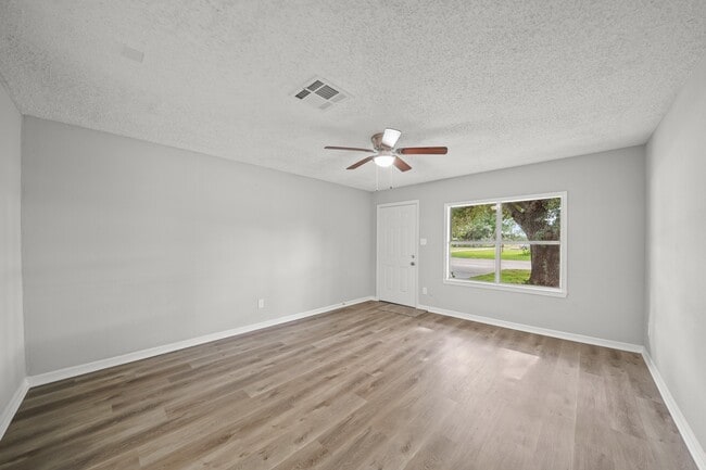 Photo - 1100 Gilbert Ave