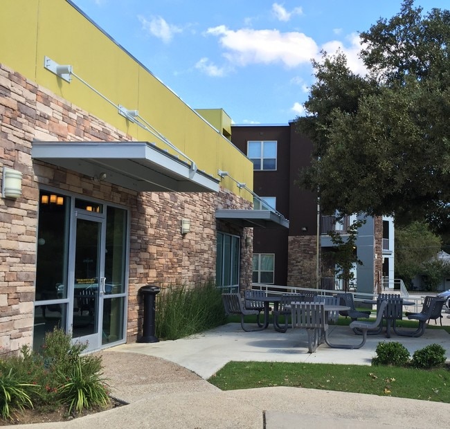 Photo - Square9 - Adagio