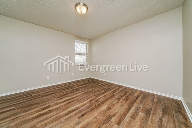 Photo - 1012 Willow Tree Dr