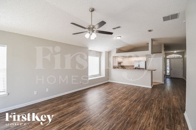 Photo - 2956 Centerwood Dr N