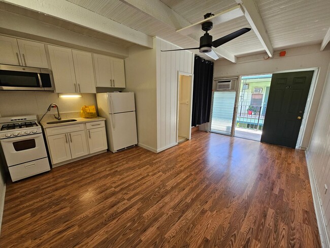 Photo - Walkup Studio in Waikiki Unidad 204