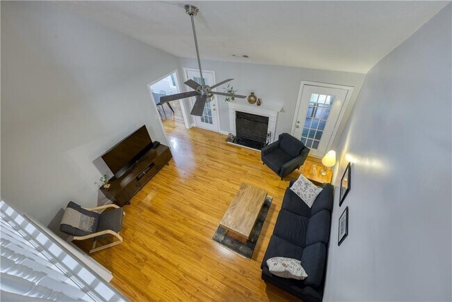 Photo - 1445 Oakridge Cir