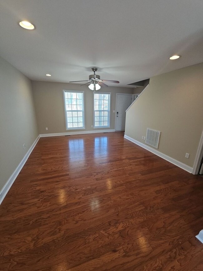 Photo - 2015 Reserve Dr