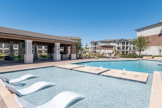 Photo - Falcon at Grand Harbor