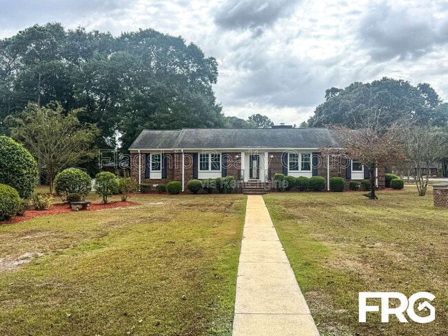 Building Photo - 300 Violeta Cir
