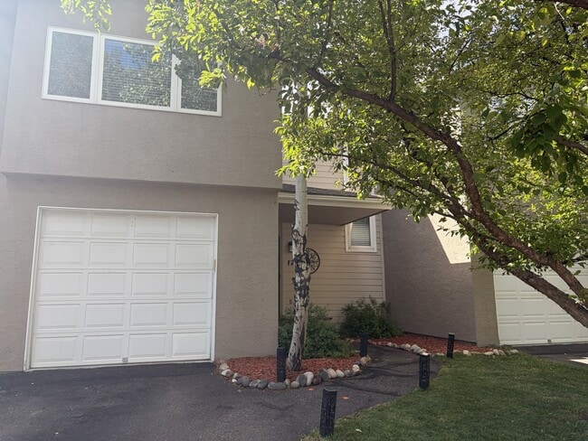 Building Photo - 510 Brush Creek Ter Unit F2