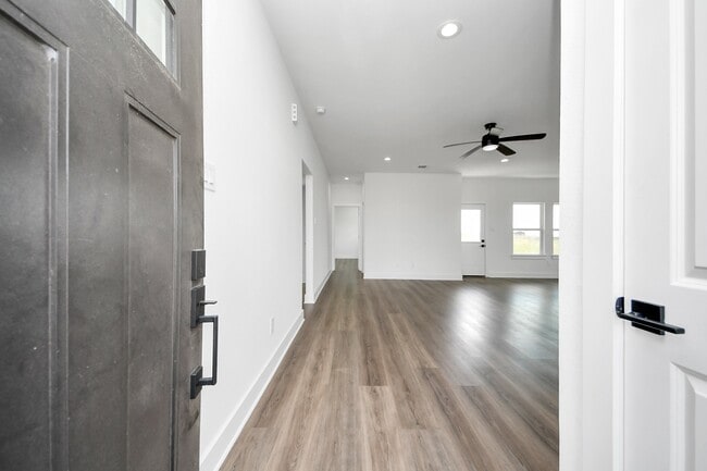 Photo - 6273 Rd 5503