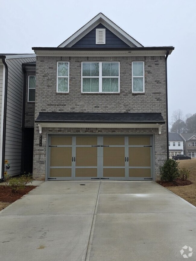 Building Photo - Modern & Spacious 3BR End Unit Townhome in...