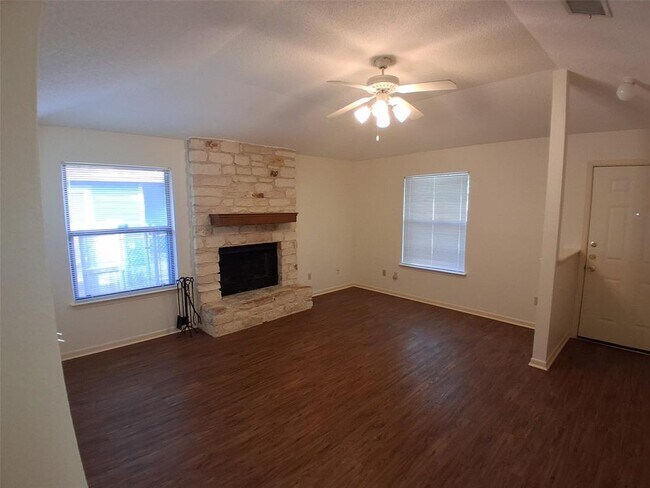 6807 Colony Loop Dr