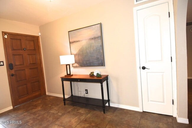 Photo - 10008 N 33rd Pl