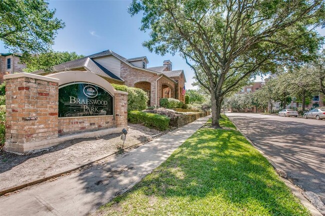 Photo - 2255 Braeswood Park Dr Condo Unit 307