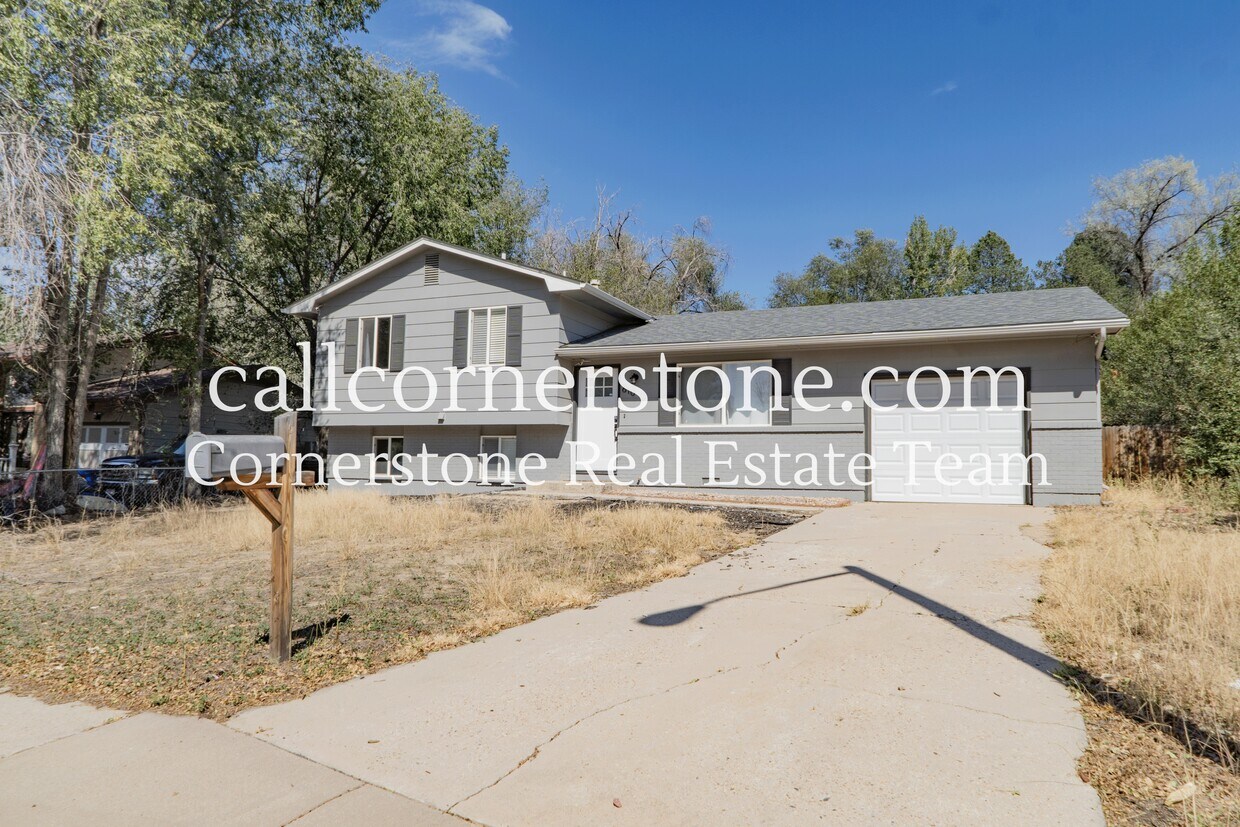 Photo - 610 Empress Cir (Colorado Springs, CO)