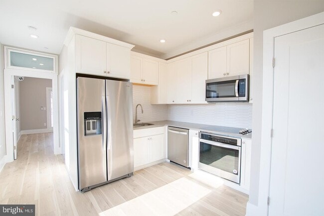 Photo - 720 N Preston St Unidad 2R