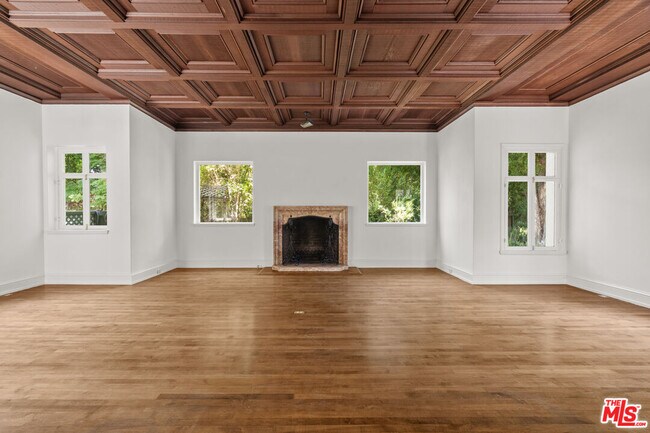 Photo - 808 Woodacres Rd House