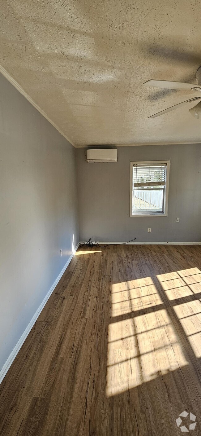 Building Photo - 212 Dogwood Dr N Rental
