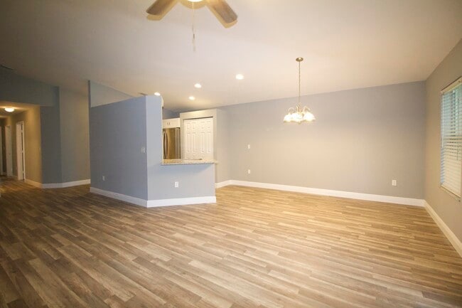 Photo - 5086 Rambler Rose Way