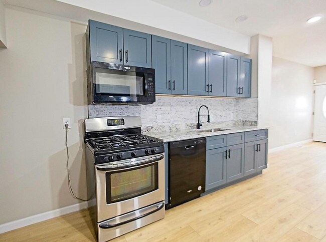 Photo - 1961 N Croskey St