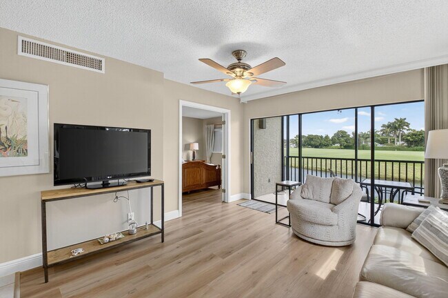 Photo - 451 Greensward Ln Unit 104-B