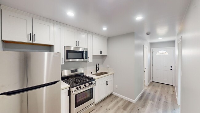 2222-2224 Alton Pl