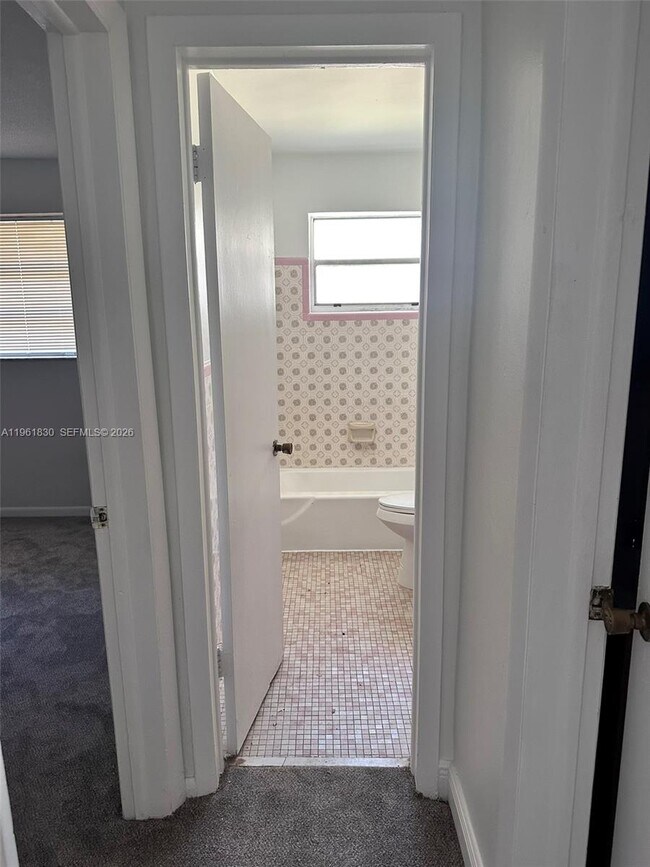 Photo - 1551 NE 143rd St Unidad 0