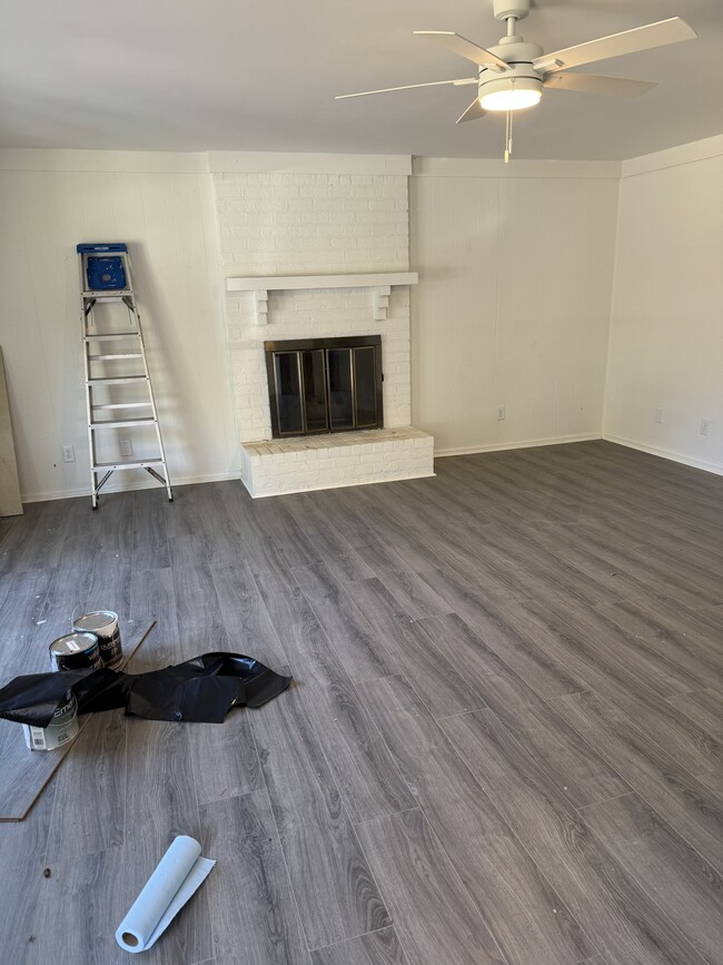 Photo - 1038 Point Of Lgt Ln