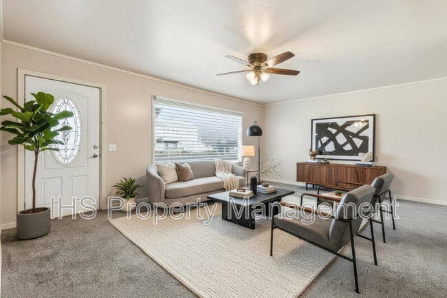 Photo - 1107 Thayer Dr