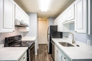1BR, 1BA - 750SF