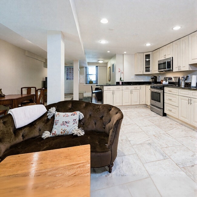 723 5th St NE Unidad GO ID1610317P
