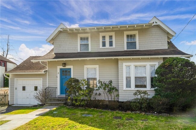 Photo - 3 Soundview Dr House