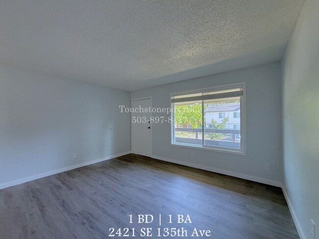 Photo - Upper Level Apartment with Bright Living and Everyday Comfort Unidad 2421