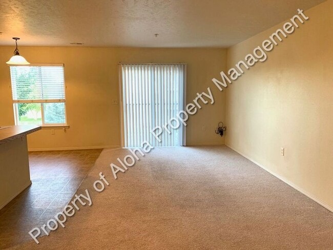 Photo - 1065 W Pine Ave