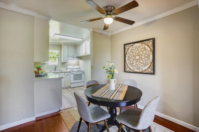 Building Photo - 250 Chilpancingo Pkwy Unit 25