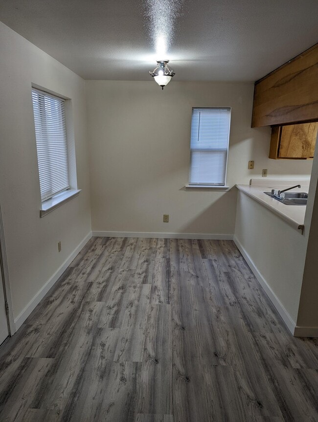 Photo - 700 S Weed Blvd Unit 2