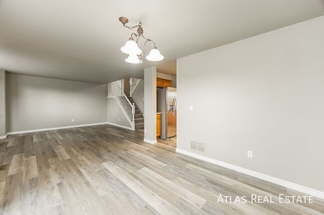 Photo - 5566 Vermillion Bluffs Dr