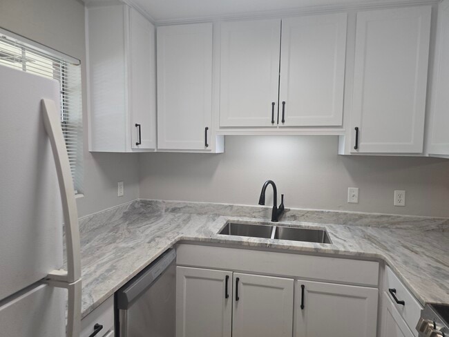 Photo - 17 7th St