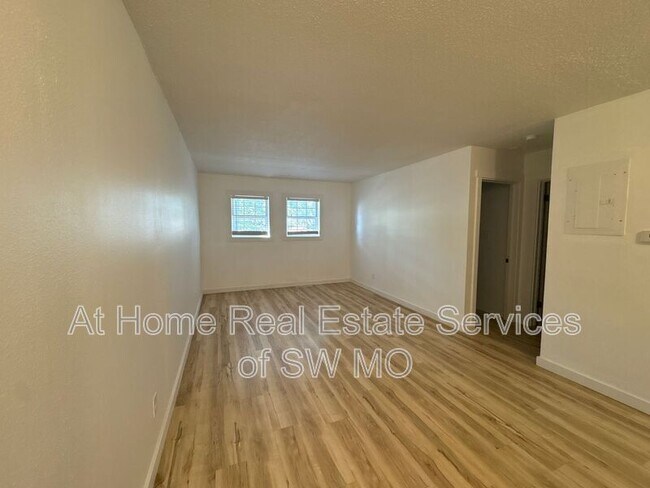 Photo - 3342 E Linwood St Unit 4