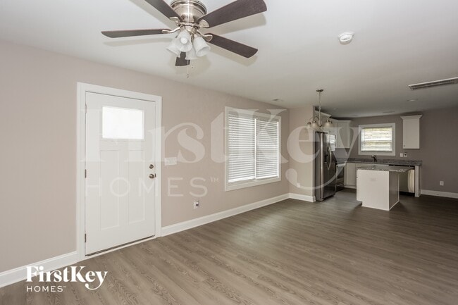 Photo - 20 Fenix Dr SW