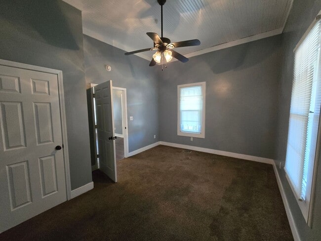 Photo - NEW LISTING!!!