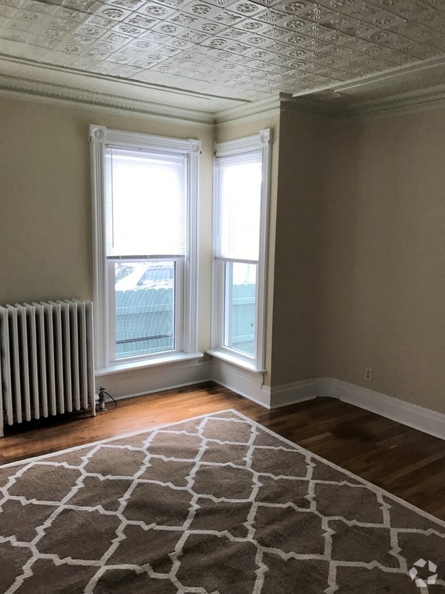 Building Photo - 423 Gotham St Unit 2 Rental