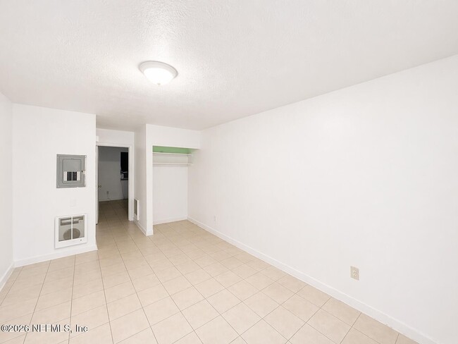 Photo - 7104 Ken Knight Dr W