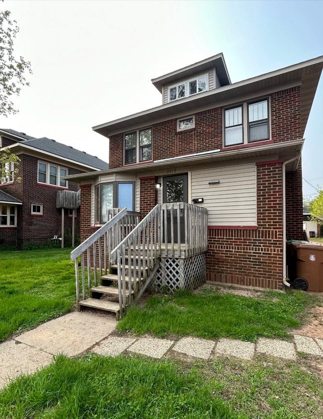 Building Photo - 2209/2213 Sims Avenue Unit 2213 Sims Ave Rental