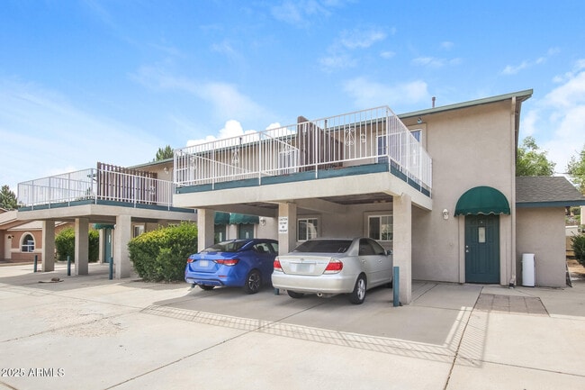 Building Photo - 9615 E Lakeshore Dr Rental