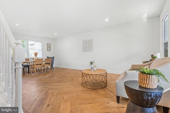 Photo - 15162 Wayside Rd