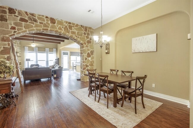 Photo - 321 Westwood Dr
