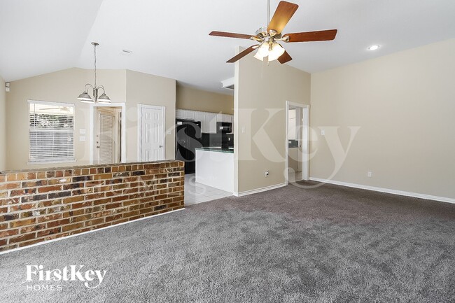 2622 Eaglenest Ln