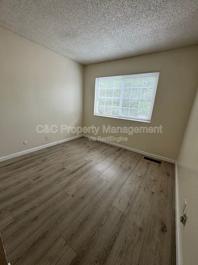 Photo - 1221 Pine Creek Wy Unit Apt G