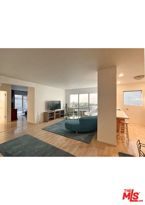 Photo - 1145 Larrabee St Unidad 3