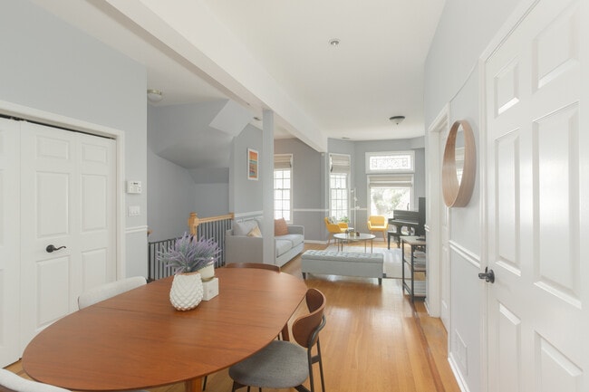 Photo - 1425 W Henderson St